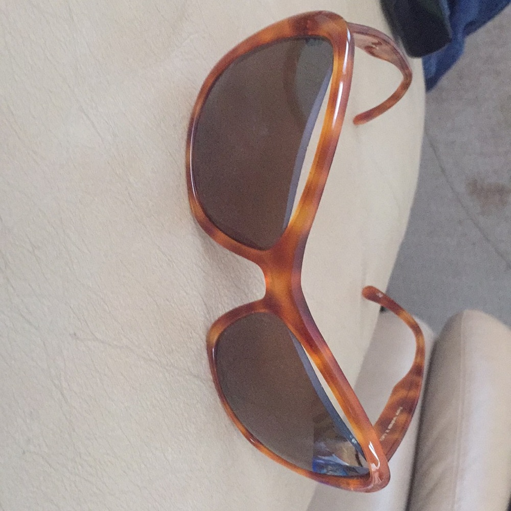 Women's Tortoise Shell Sunglasses — Brown Frame